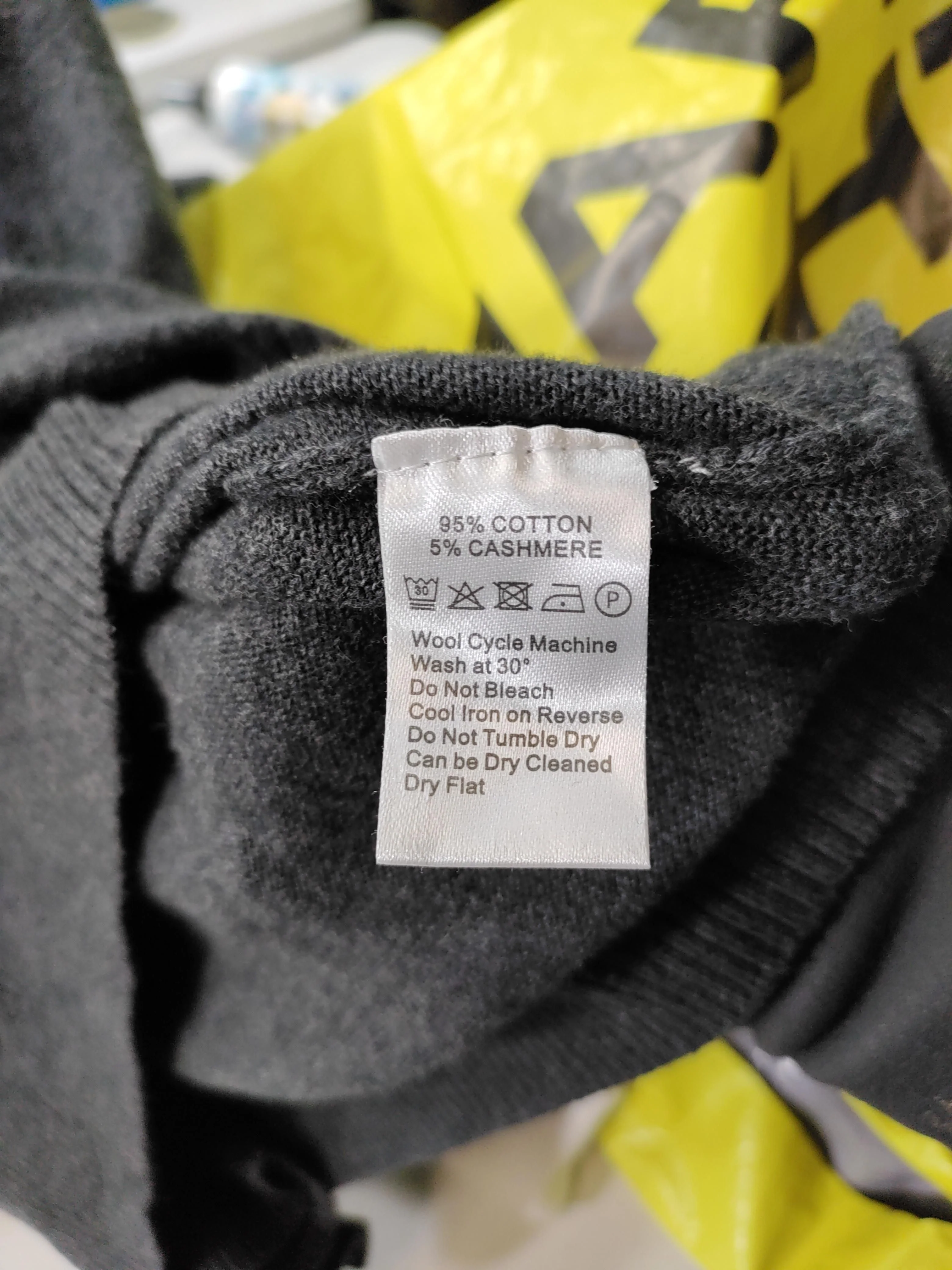 Charles Tyrwhitt Men's Jumper S Grey Cotton with Cashmere V-Neck Pullover - Image 6