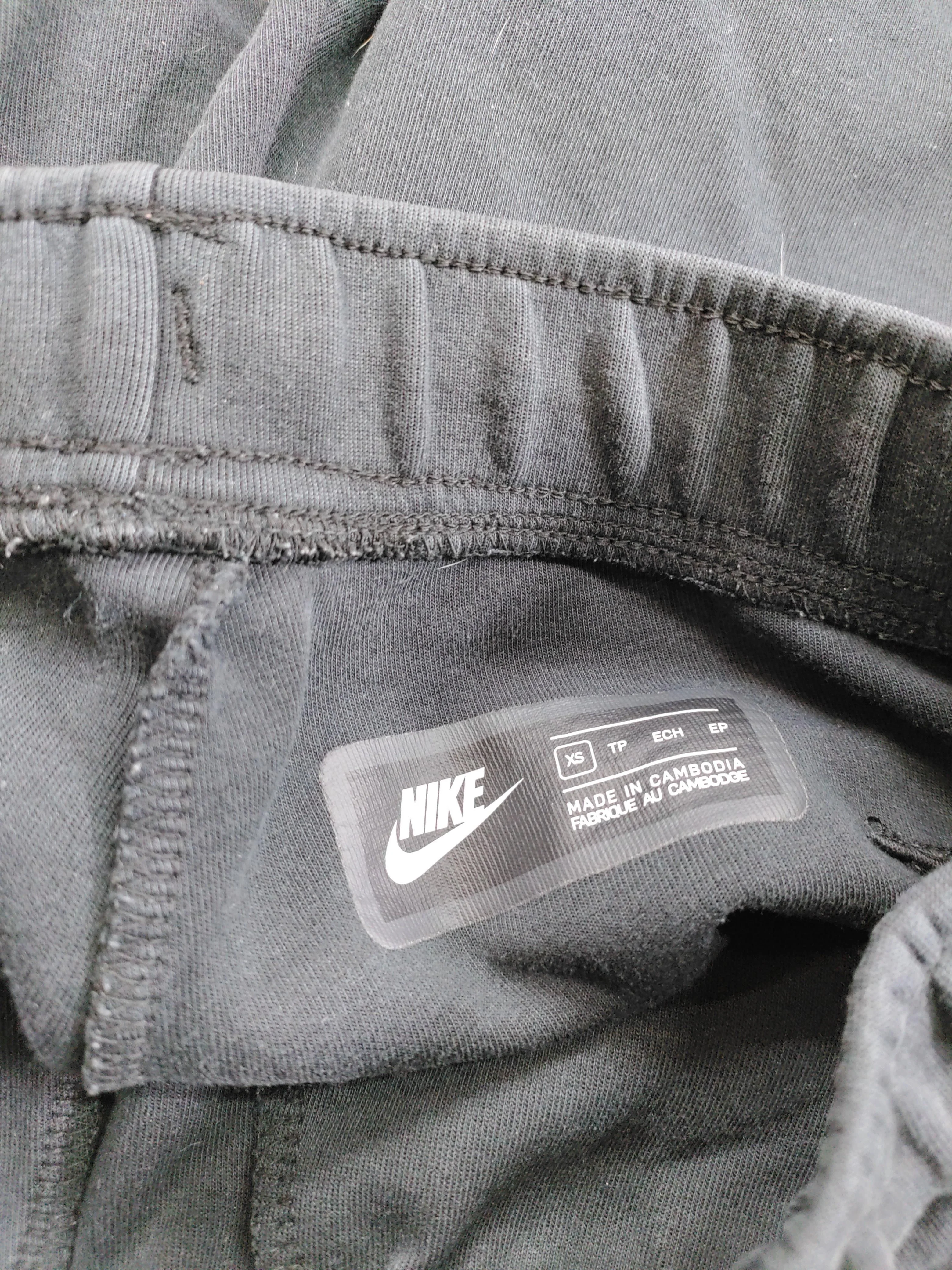 Nike Men's Shorts XS Black Cotton with Polyester Sweat - Image 5