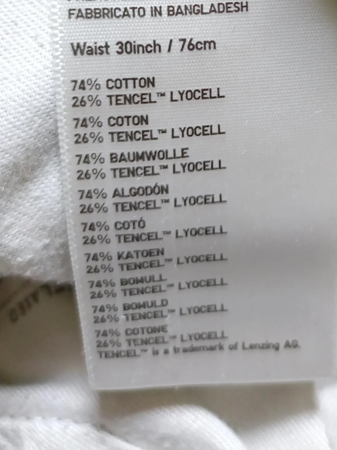 Uniqlo Men's Jeans W 30 in Black Cotton with Lyocell Modal Straight - Image 7