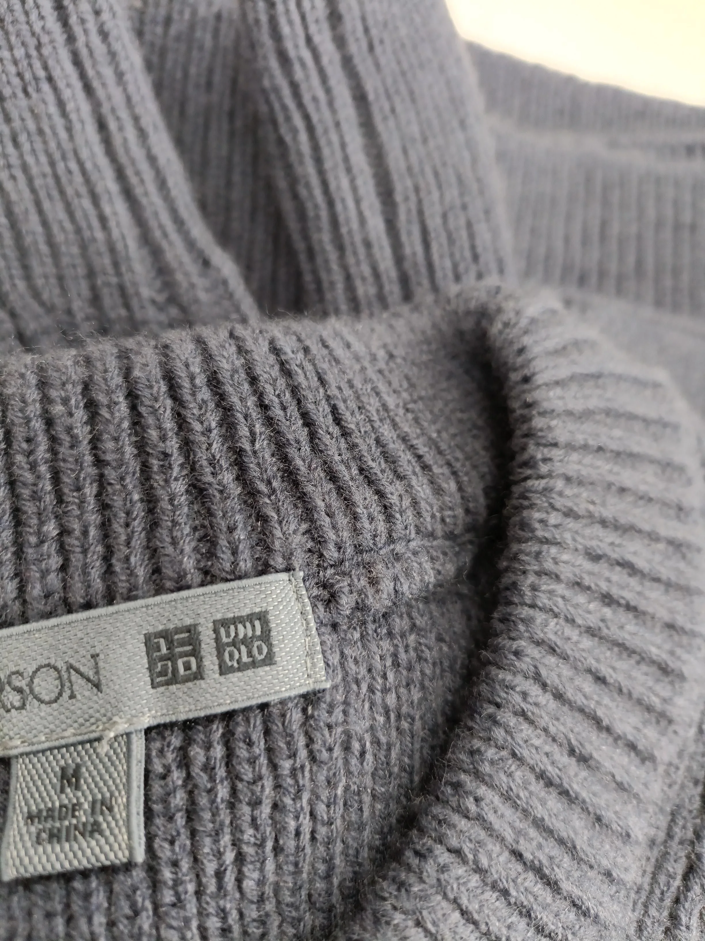 Uniqlo Men's Jumper M Blue Acrylic with Nylon, Wool Crew Neck Pullover - Image 5