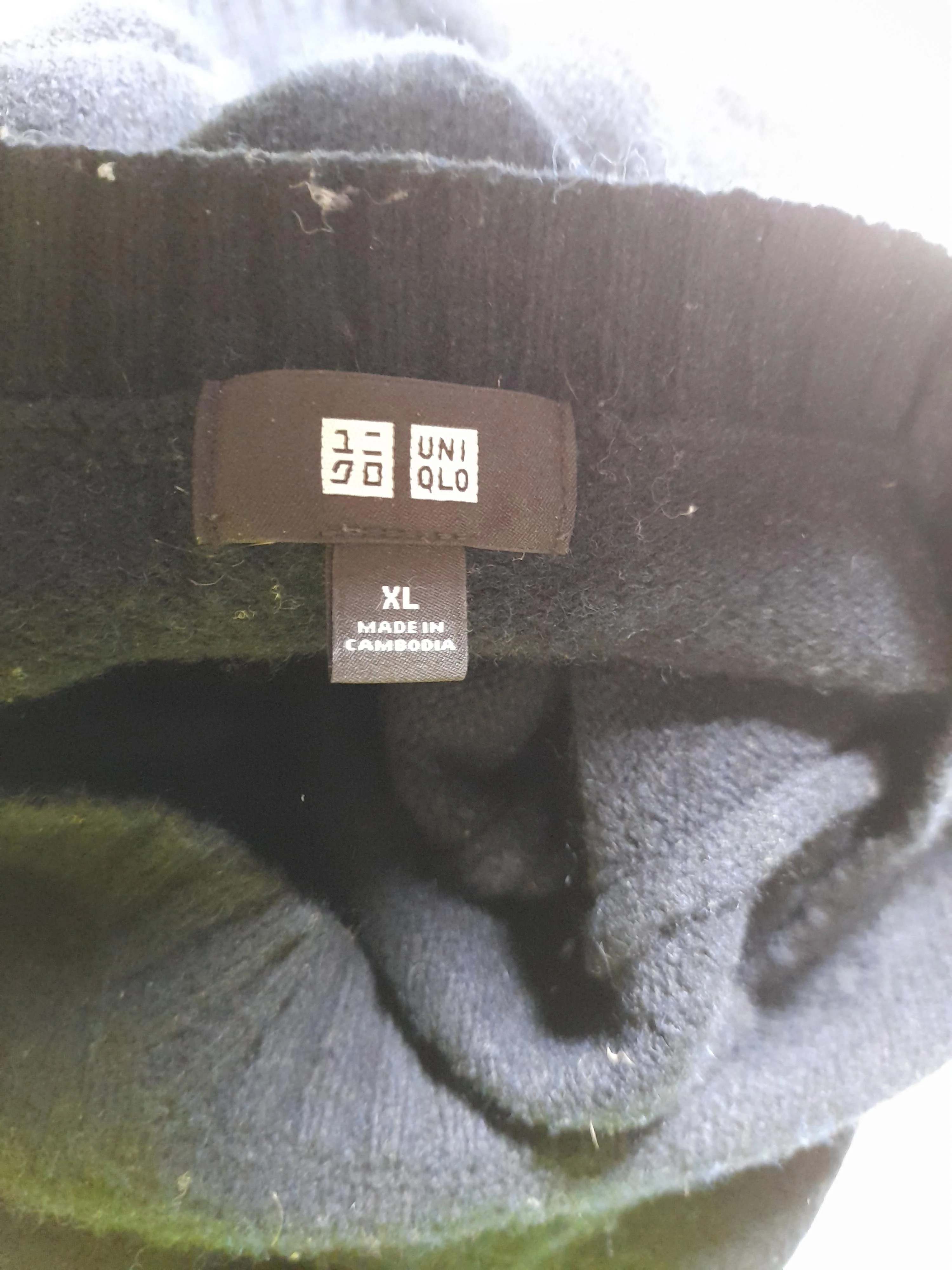 Uniqlo Men's Jumper XL Black 100% Wool Crew Neck Pullover - Image 7