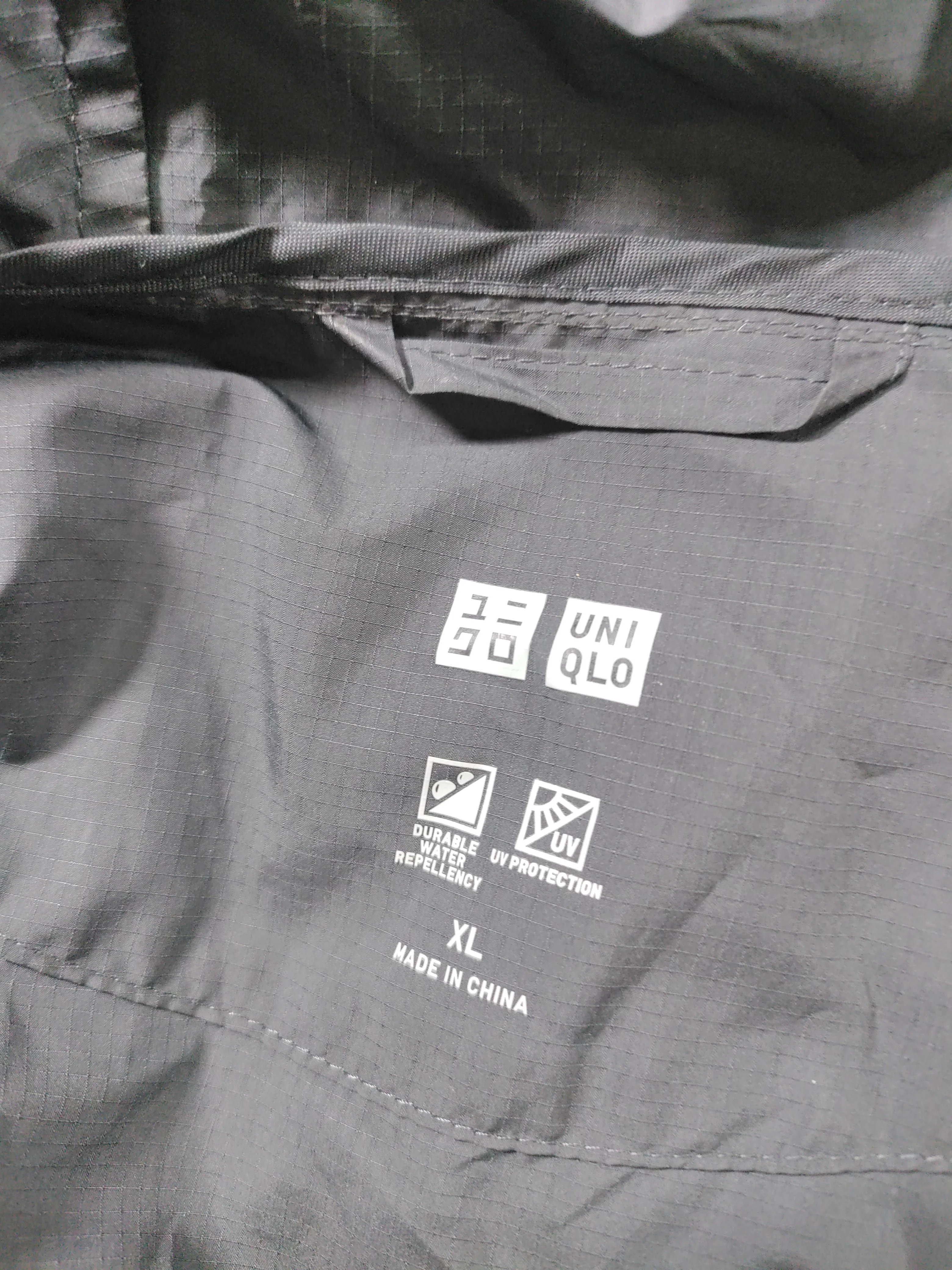 Uniqlo Windbreaker jacket black - Image 5